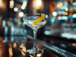Vesper Martini Cocktail in eleganter Atmosphäre serviert